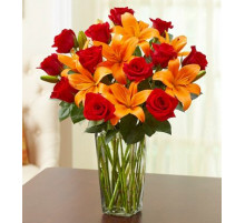 Импровизация из лилий и роз